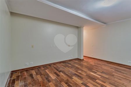 Casa à venda com 4 quartos, 500m² em Jardim Marajoara, São Paulo