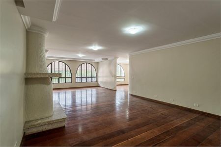 Casa à venda com 4 quartos, 500m² em Jardim Marajoara, São Paulo