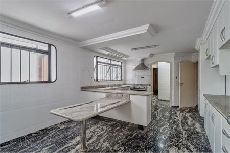 Casa à venda com 4 quartos, 500m² em Jardim Marajoara, São Paulo