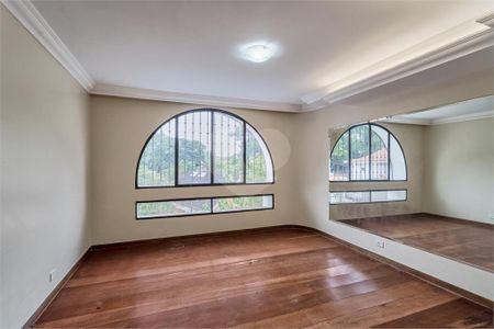 Casa à venda com 4 quartos, 500m² em Jardim Marajoara, São Paulo