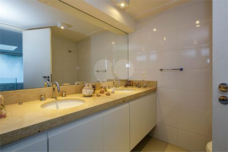 Casa à venda com 3 quartos, 394m² em Campo Belo, São Paulo