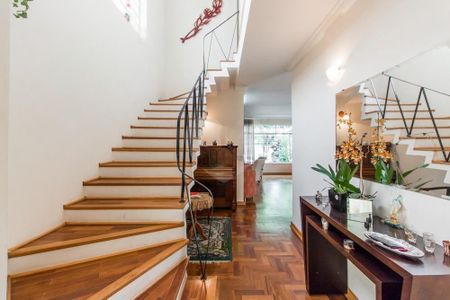 Casa à venda com 300m², 4 quartos e 4 vagas