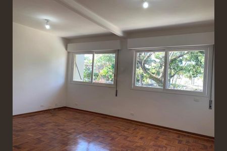 Casa à venda com 4 quartos, 300m² em Parque Colonial, São Paulo