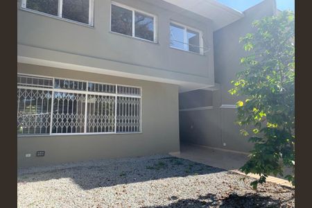 Casa à venda com 300m², 4 quartos e 4 vagas