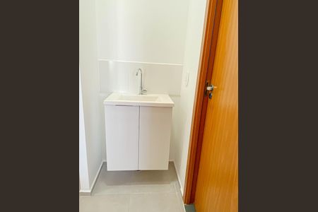 Apartamento para alugar com 39m², 2 quartos e sem vaga Apartamento para alugar com 39m², 2 quartos e sem vagaBanheiro