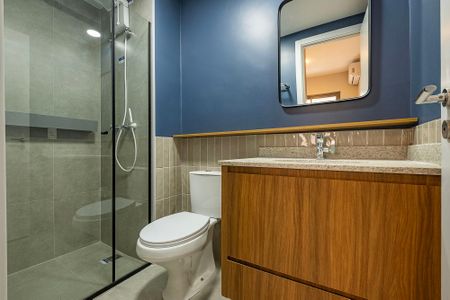 Banheiro da Suíte de apartamento para alugar com 1 quarto, 28m² em Pinheiros, São Paulo