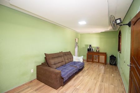 Casa para alugar com 100m², 3 quartos e 1 vaga Casa para alugar com 100m², 3 quartos e 1 vagaSala