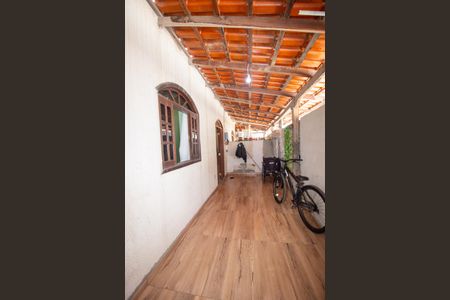 Casa para alugar com 100m², 3 quartos e 1 vaga Casa para alugar com 100m², 3 quartos e 1 vagaVaranda