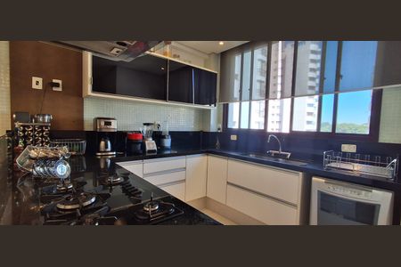 Apartamento à venda com 202m², 3 quartos e 2 vagasCozinha 