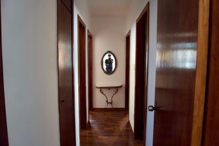 Apartamento para alugar com 200m², 4 quartos e 2 vagas Apartamento para alugar com 200m², 4 quartos e 2 vagasCorredor