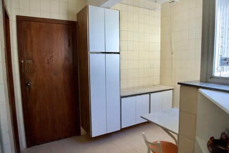 Apartamento para alugar com 200m², 4 quartos e 2 vagas Apartamento para alugar com 200m², 4 quartos e 2 vagasÁrea de Serviço