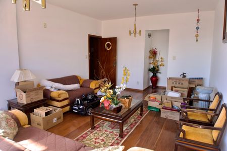 Apartamento para alugar com 200m², 4 quartos e 2 vagas Apartamento para alugar com 200m², 4 quartos e 2 vagasSala de Estar