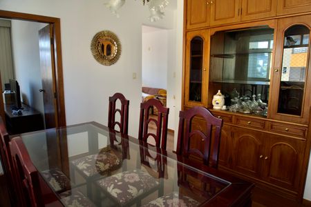 Apartamento para alugar com 200m², 4 quartos e 2 vagas Apartamento para alugar com 200m², 4 quartos e 2 vagasSala de Jantar