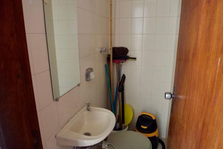 Apartamento para alugar com 200m², 4 quartos e 2 vagas Apartamento para alugar com 200m², 4 quartos e 2 vagasÁrea de Serviço - Banheiro