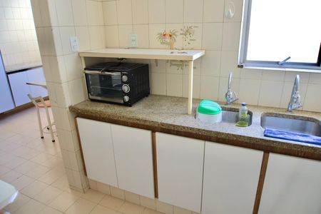 Apartamento para alugar com 200m², 4 quartos e 2 vagas Apartamento para alugar com 200m², 4 quartos e 2 vagasCozinha - Armário