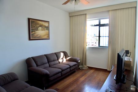 Apartamento para alugar com 200m², 4 quartos e 2 vagas Apartamento para alugar com 200m², 4 quartos e 2 vagasQuarto 1/Sala de TV