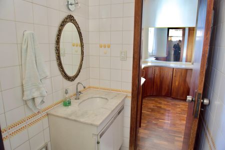 Apartamento para alugar com 200m², 4 quartos e 2 vagas Apartamento para alugar com 200m², 4 quartos e 2 vagasSuíte - Banheiro