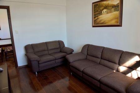 Apartamento para alugar com 200m², 4 quartos e 2 vagas Apartamento para alugar com 200m², 4 quartos e 2 vagasQuarto 1/Sala de TV