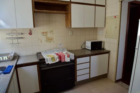 Apartamento para alugar com 200m², 4 quartos e 2 vagas Apartamento para alugar com 200m², 4 quartos e 2 vagasCozinha
