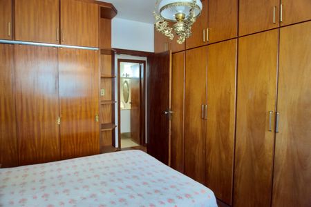 Apartamento para alugar com 200m², 4 quartos e 2 vagas Apartamento para alugar com 200m², 4 quartos e 2 vagasSuíte