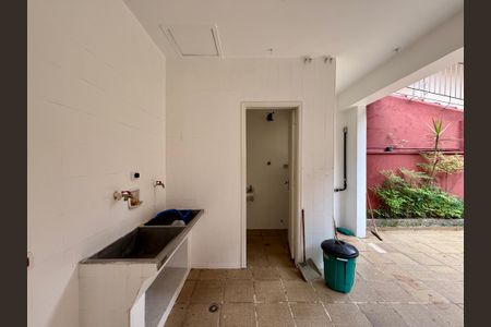 Casa à venda com 250m², 4 quartos e 5 vagasÁrea de Serviço