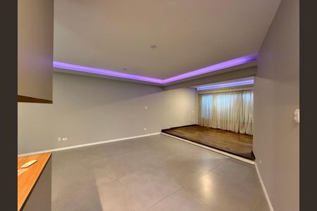 Casa à venda com 250m², 4 quartos e 5 vagasSala
