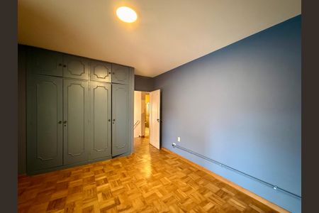 Casa à venda com 250m², 4 quartos e 5 vagasSuíte 2