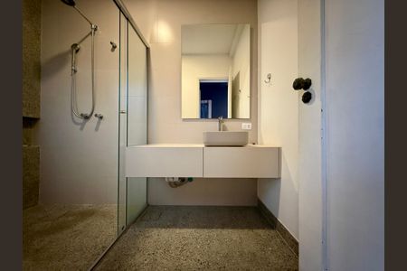 Casa à venda com 250m², 4 quartos e 5 vagasBanheiro Suíte 2