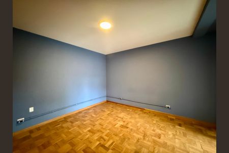 Casa à venda com 250m², 4 quartos e 5 vagasSuíte 2