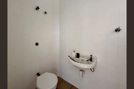 Casa à venda com 250m², 4 quartos e 5 vagasBanheiro de Serviço