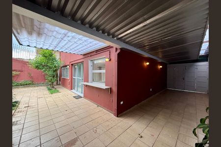 Casa à venda com 250m², 4 quartos e 5 vagasQuintal 