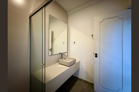 Casa à venda com 250m², 4 quartos e 5 vagasBanheiro Suíte 2