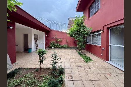 Casa à venda com 250m², 4 quartos e 5 vagasQuintal 