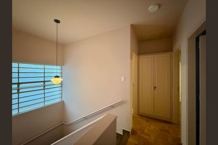 Casa à venda com 250m², 4 quartos e 5 vagasCorredor Quartos