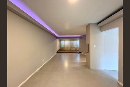 Casa à venda com 250m², 4 quartos e 5 vagasSala