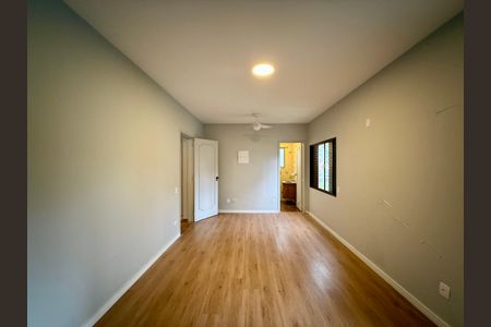 Casa à venda com 250m², 4 quartos e 5 vagasSuíte 1