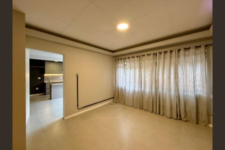 Casa à venda com 250m², 4 quartos e 5 vagasSala