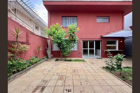 Casa à venda com 250m², 4 quartos e 5 vagasQuintal 