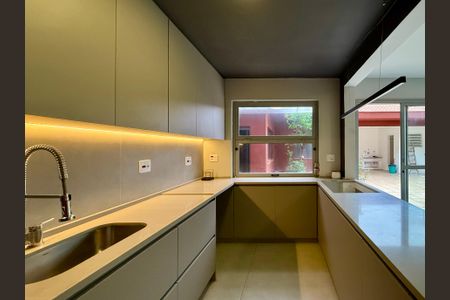 Casa à venda com 250m², 4 quartos e 5 vagasCozinha
