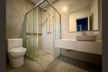 Casa à venda com 250m², 4 quartos e 5 vagasBanheiro Suíte 2