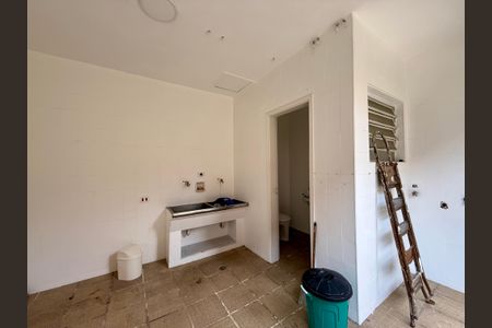 Casa à venda com 250m², 4 quartos e 5 vagasÁrea de Serviço