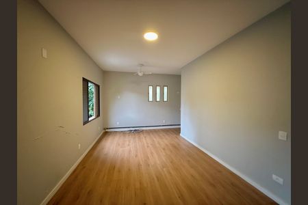 Casa à venda com 250m², 4 quartos e 5 vagasSuíte 1