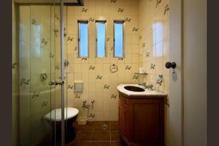 Casa à venda com 250m², 4 quartos e 5 vagasBanheiro Suíte 1