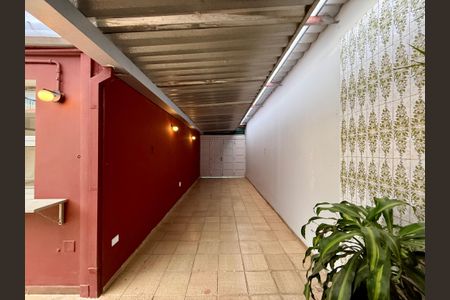 Casa à venda com 250m², 4 quartos e 5 vagasQuintal 
