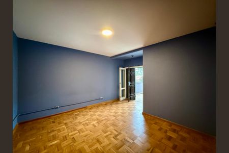 Casa à venda com 250m², 4 quartos e 5 vagasSuíte 2