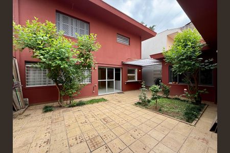 Casa à venda com 250m², 4 quartos e 5 vagasQuintal 