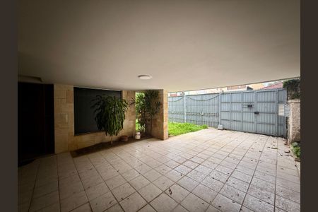 Casa à venda com 250m², 4 quartos e 5 vagasGaragem