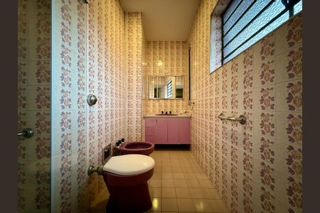 Casa à venda com 250m², 4 quartos e 5 vagasBanheiro Suíte 3
