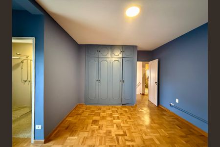 Casa à venda com 250m², 4 quartos e 5 vagasSuíte 2