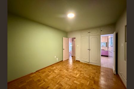 Casa à venda com 250m², 4 quartos e 5 vagasSuíte 3